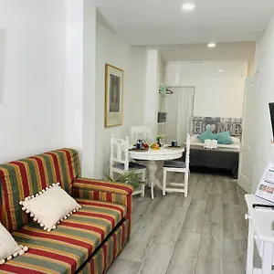 https://estudio-playazo-jimena-by-at-home-costa-del-sol.1costadelsol.com